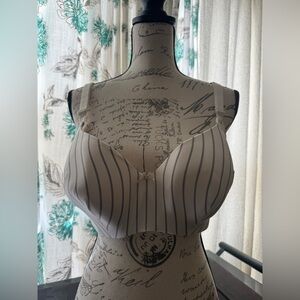 Cacique Balconette Bra NWT 40DD